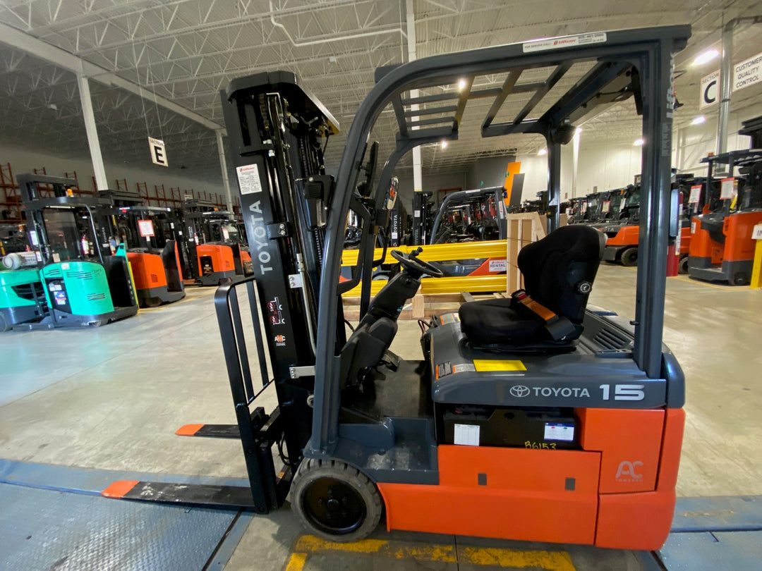 Used forklift for sale in Vaughan | 2021 TOYOTA 3,000 LB 3-Wheel Electric Forklift | Model: 8FBE15U