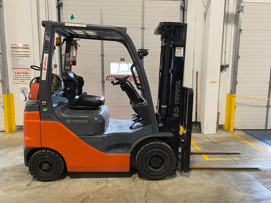 Used forklift for sale in Ajax | 2021 TOYOTA 3500 LB IC Pneumatic Forklift | Model: 8FGU18