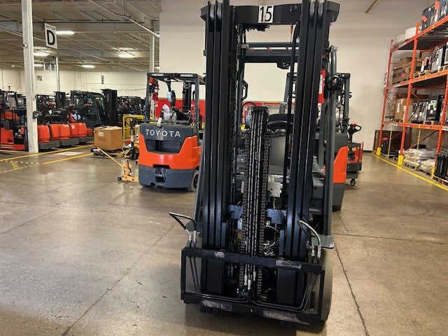 Used forklift for sale in Toronto | 2021 TOYOTA 5000 LB IC Cushion Forklift | Model: 8FGCU25