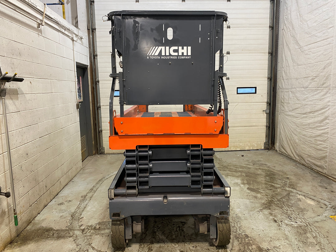 Used forklift for sale in Barrie | 2018 TOYOTA Scissor Lift | Model: SV3246E