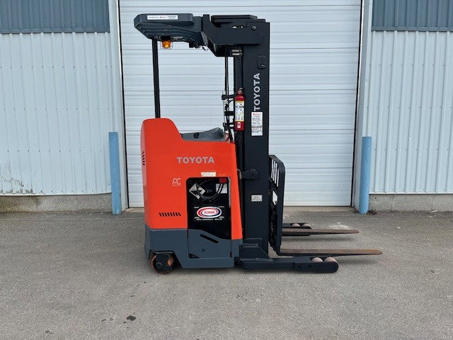 Used forklift for sale in London | 2018 TOYOTA 3500 LB Electric Reach Truck | Model: 9BR183M211