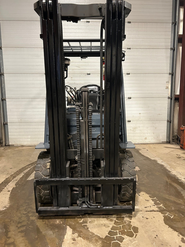 Used forklift for sale in Moncton | 2021 TOYOTA 5,000 LB IC Pneumatic Forklift | Model: 8FGU25