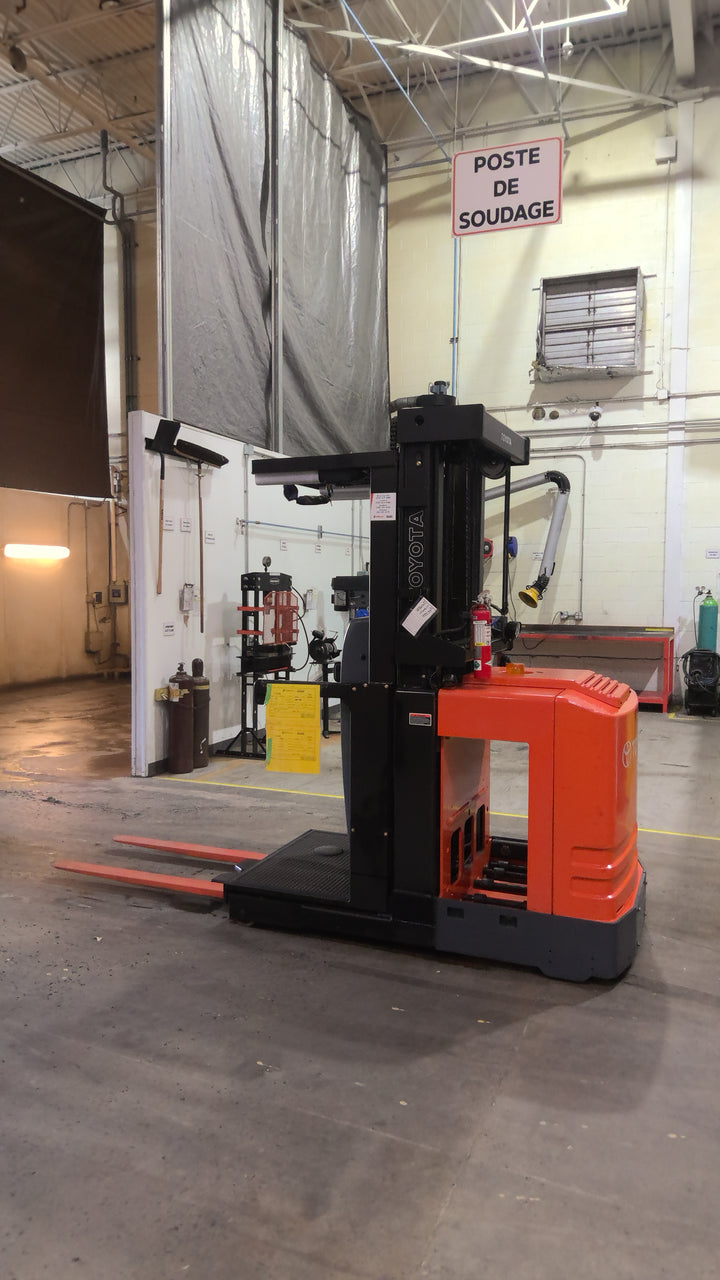 Used forklift for sale in Lachine | 2018 TOYOTA 3,000 LB Electric Order Picker | Model: 7BPUE15210