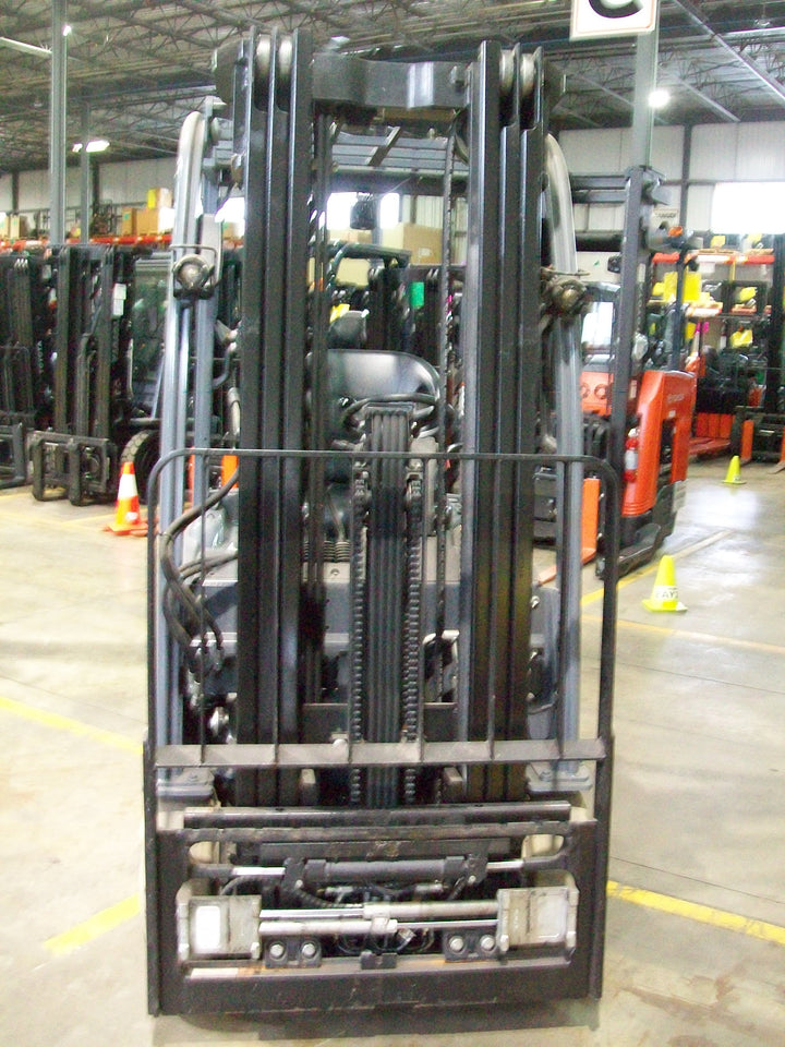 Used forklift for sale in Quebec | 2016 TOYOTA 4000 LB 3-Wheel Electric Forklift | Model: 8FBE20U