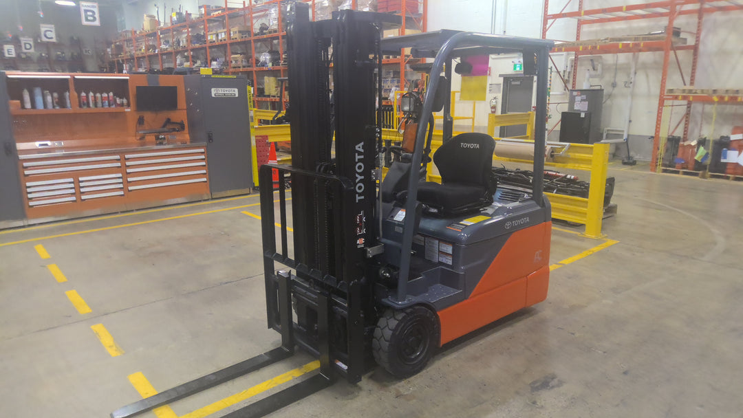 Used forklift for sale in Lachine | 2021 TOYOTA 4,000 LB 3-Wheel Electric Forklift | Model: 8FBE20U