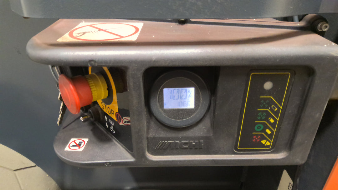 Used forklift for sale in Lachine | 2018 TOYOTA Scissor Lift | Model: SV3246E