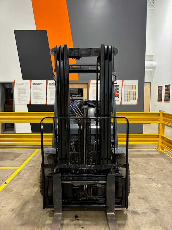 Used forklift for sale in Vermont | 2016 Toyota 2016 Toyota 5000 lbs capacity duel fuel option Propane and gasoline powered. | Model: 8FGU25