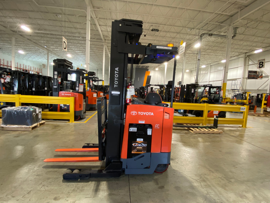 Used forklift for sale in Vaughan | 2017 TOYOTA 3,500 LB Electric Reach Truck | Model: 9BR183M241