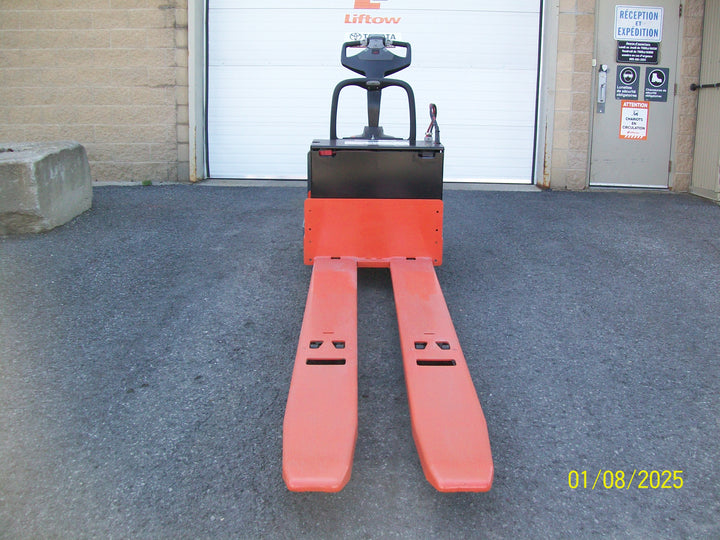 Used forklift for sale in Boucherville | 2021 TOYOTA 6000 LB Electric Walkie Rider Pallet Truck | Model: 8HBE30