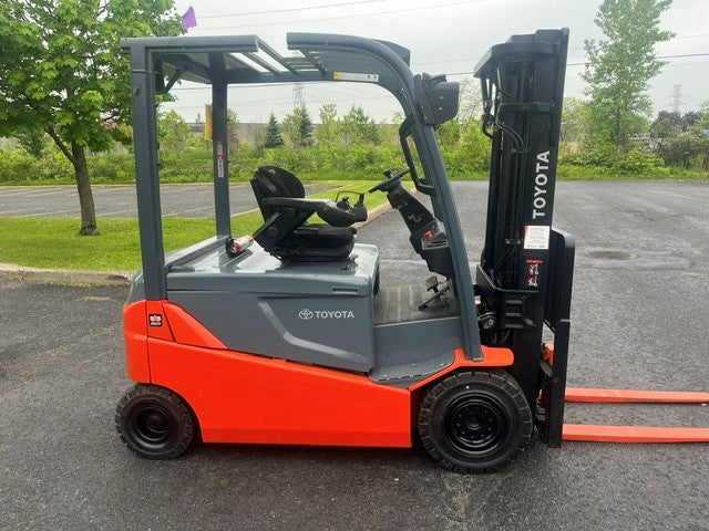 Used forklift for sale in Boucherville | 2016 TOYOTA 5,000 LB Electric Pneumatic Forklift | Model: 05-8FBM25T