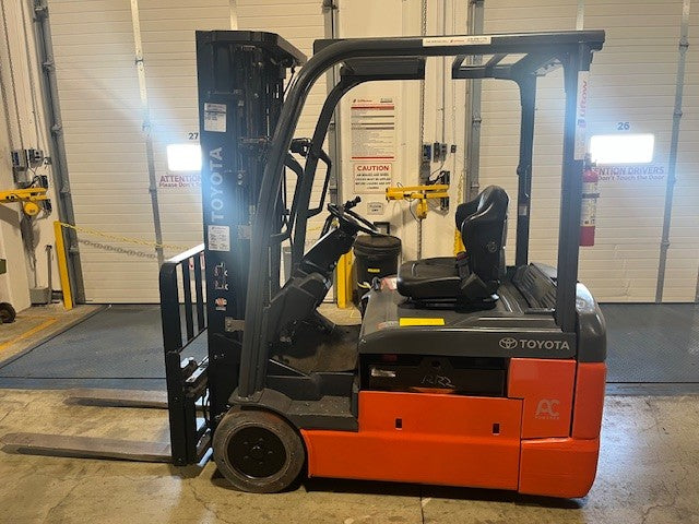 Used forklift for sale in Ajax | 2019 TOYOTA 4000 LB 3-Wheel Electric Forklift | Model: 8FBE20U