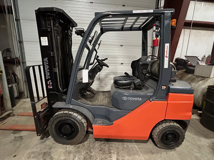 Used forklift for sale in Moncton | 2021 TOYOTA 5,000 LB IC Pneumatic Forklift | Model: 8FGU25
