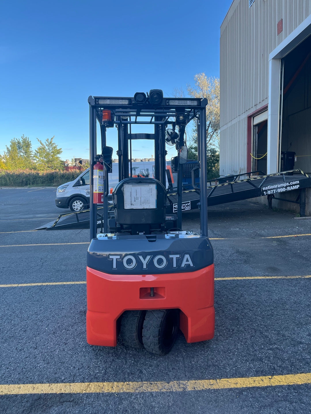 Used forklift for sale in Ottawa | 2022 TOYOTA 4,000 LB 3-Wheel Electric Forklift | Model: 8FBE20U