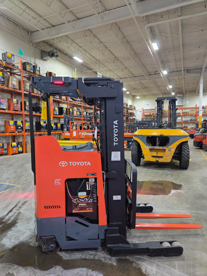Used forklift for sale in Lachine | 2020 TOYOTA 3,500 LB Electric Reach Truck | Model: 9BR183M193