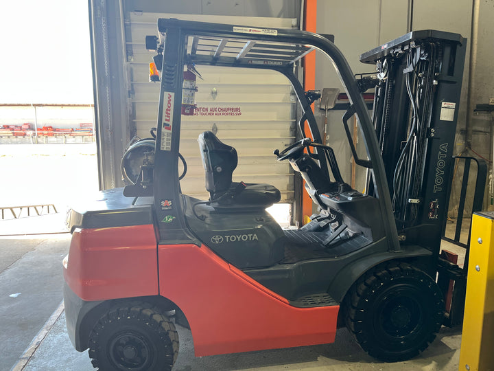 Used forklift for sale in Ottawa | 2021 TOYOTA 5000 LB IC Pneumatic Forklift | Model: 8FGU25