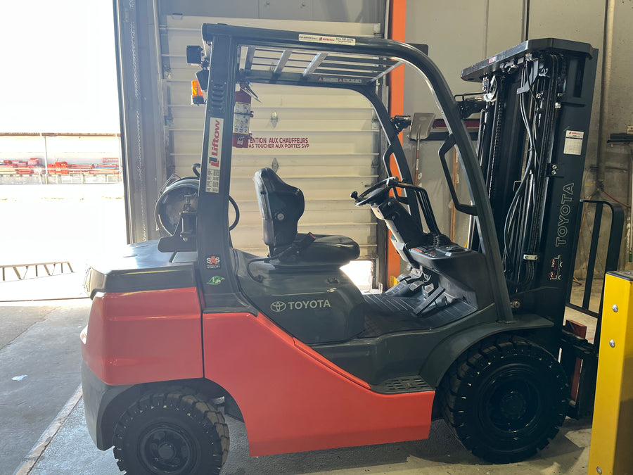 Used forklift for sale in Ottawa | 2021 TOYOTA 5000 LB IC Pneumatic Forklift | Model: 8FGU25