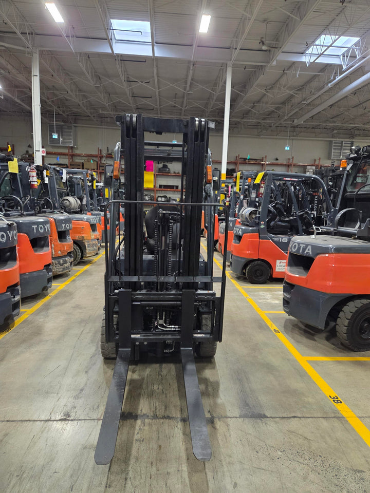 Used forklift for sale in Lachine | 2017 TOYOTA 3,500 LB 3-Wheel Electric Forklift Longbox | Model: 8FBEH18U