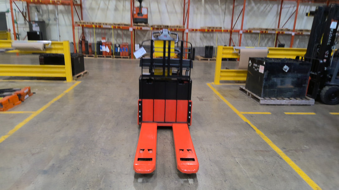 Used forklift for sale in Lachine | 2020 TOYOTA 6,000 LB Electric Walkie Rider Pallet Truck | Model: 8HBE30