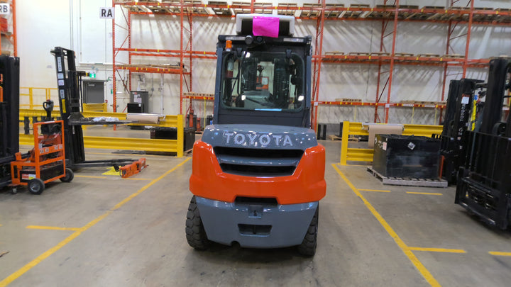 Used forklift for sale in Lachine | 2020 TOYOTA 10,000 LB Diesel Pneumatic Forklift | Model: 8FD45U