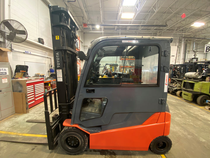 Used forklift for sale in Barrie | 2017 TOYOTA 7000 LB Electric Pneumatic Forklift | Model: 05-8FBM35T