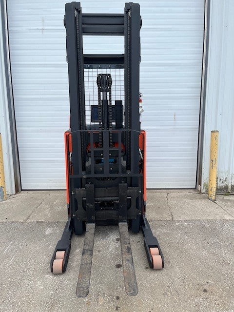 Used forklift for sale in Kitchener | 2019 TOYOTA 3,500 LB Electric Reach Truck | Model: 9BR183M241