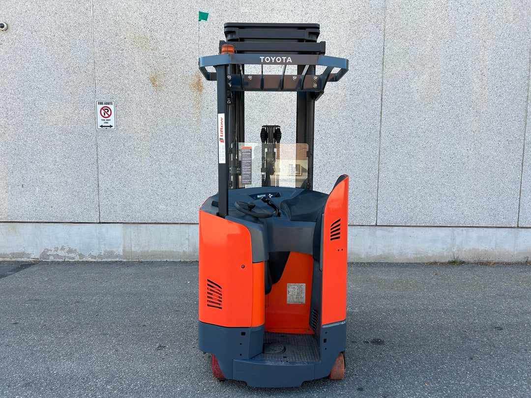 Used forklift for sale in Vaughan | 2020 TOYOTA 3,500 LB Electric Reach Truck | Model: 9BR183M241