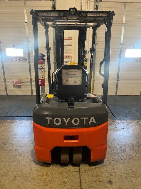 Used forklift for sale in Ajax | 2019 TOYOTA 4000 LB 3-Wheel Electric Forklift | Model: 8FBE20U