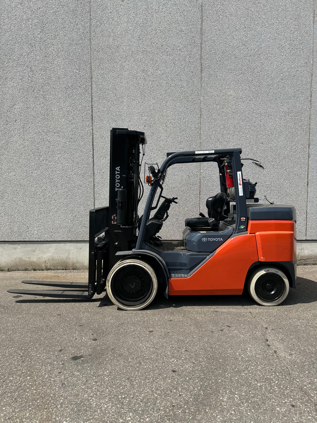 Used forklift for sale in Vaughan | 2018 TOYOTA 15500 LB IC Cushion Forklift | Model: 8FGC70U