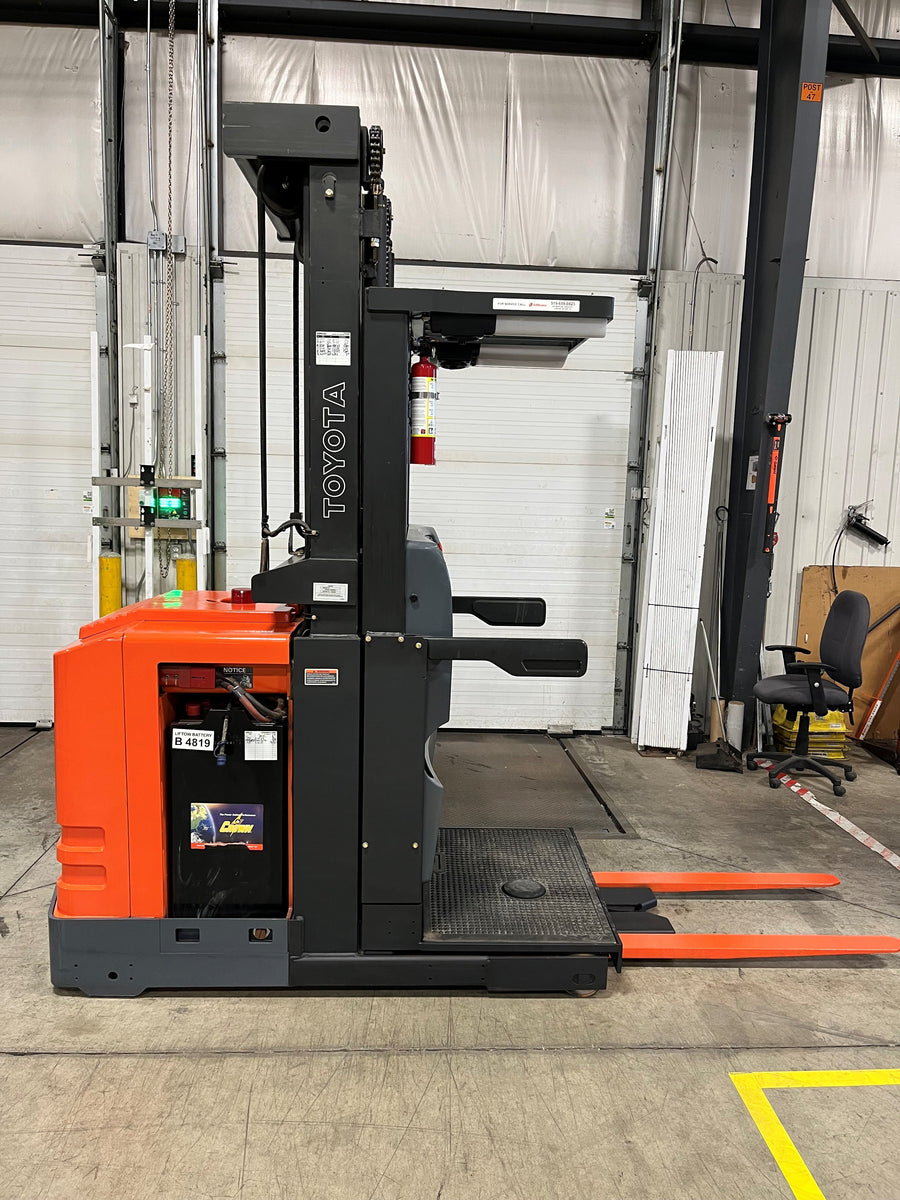 Used forklift for sale in London | 2018 TOYOTA 3,000 LB Electric Order Picker | Model: 7BPUE15240