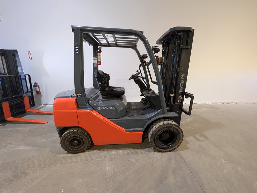 Used forklift for sale in Moncton | 2018 TOYOTA 5,000 LB Diesel Pneumatic Forklift | Model: 8FDU25