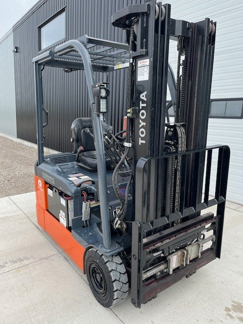 Used forklift for sale in Windsor | 2022 TOYOTA 4000 LB 3-Wheel Electric Forklift | Model: 8FBE20U