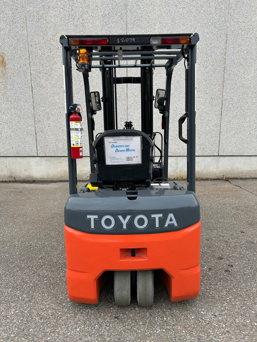 Used forklift for sale in Vaughan | 2016 TOYOTA 3,500 LB 3-Wheel Electric Forklift | Model: 8FBE18U