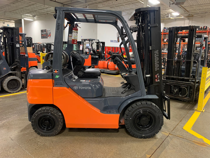 Used forklift for sale in Toronto | 2022 TOYOTA 5,000 LB IC Pneumatic Forklift | Model: 50-8FGU25