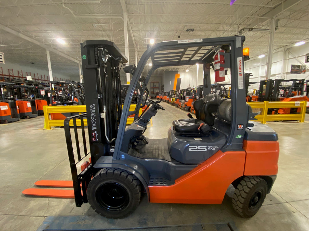 Used forklift for sale in Ajax | 2022 TOYOTA 5,000 LB IC Pneumatic Forklift | Model: 50-8FGU25
