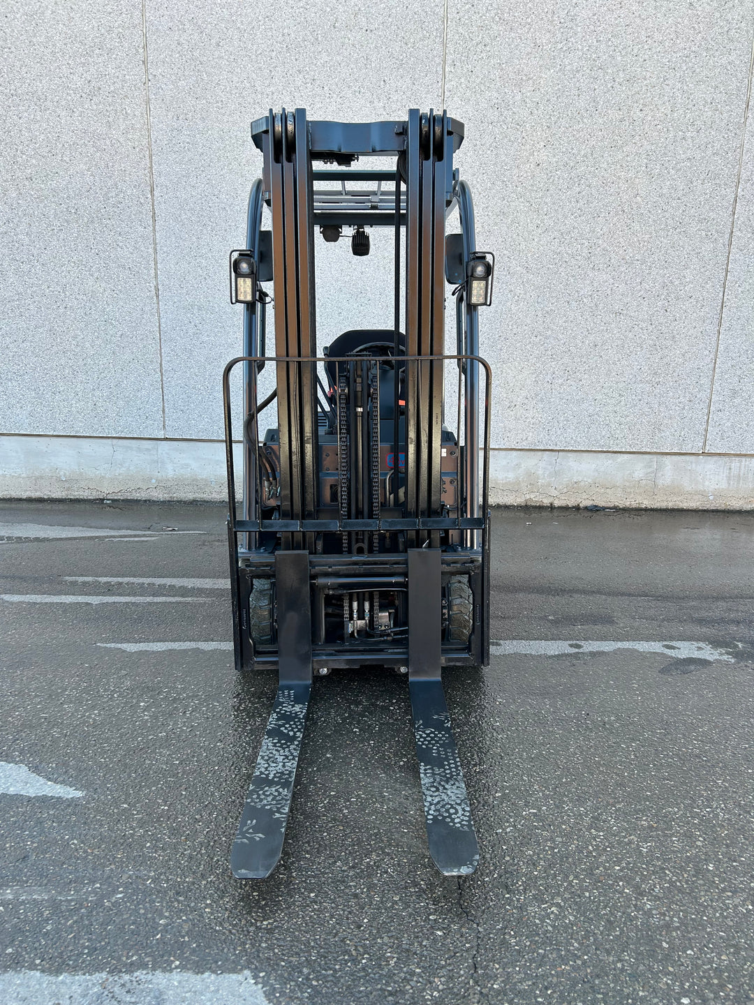 Used forklift for sale in Vaughan | 2021 TOYOTA 4,000 LB 3-Wheel Electric Forklift | Model: 8FBE20U