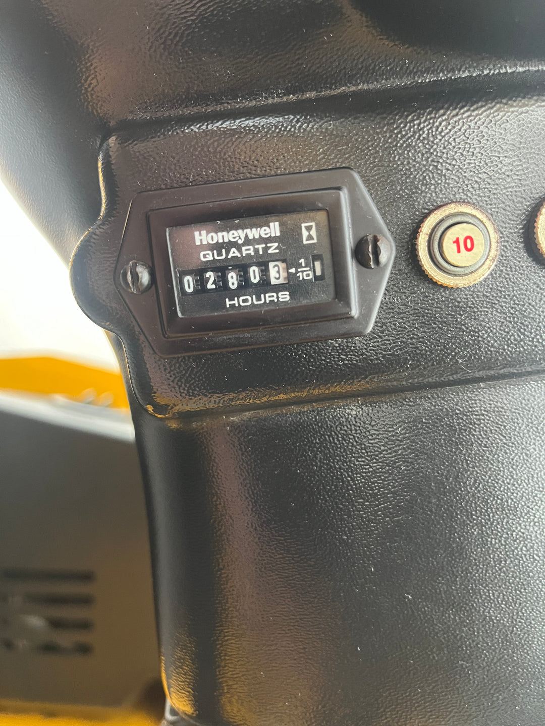 Used forklift for sale in Lachine | 2013 LOADLIFTER 10,000 LB Diesel Rough Terrain | Model: 2418-10D