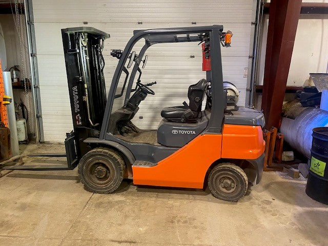 Used forklift for sale in Moncton | 2021 TOYOTA 5,000 LB IC Pneumatic Forklift | Model: 8FGU25