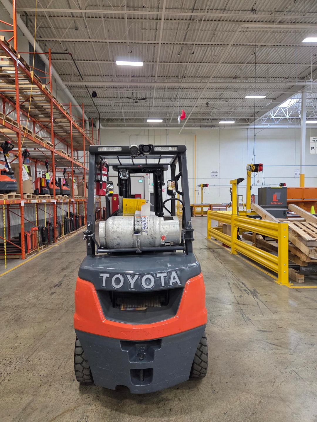 Used forklift for sale in Lachine | 2020 TOYOTA 5,000 LB IC Pneumatic Forklift | Model: 8FGU25