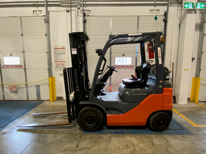 Used forklift for sale in Ajax | 2021 TOYOTA 3500 LB IC Pneumatic Forklift | Model: 8FGU18