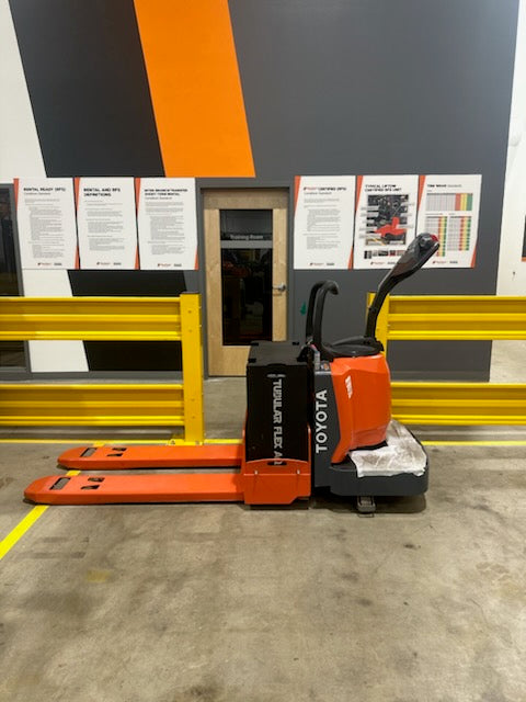 Used forklift for sale in Vermont | 2010 Toyota Electric 6000 lbs Capacity Toyota Endrider with Industrial Battery and Charger 240-480 3 phase AC | Model: 8HBE30