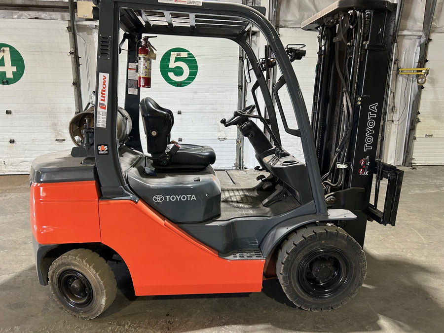 Used forklift for sale in Moncton | 2021 TOYOTA 5,000 LB IC Pneumatic Forklift | Model: 8FGU25