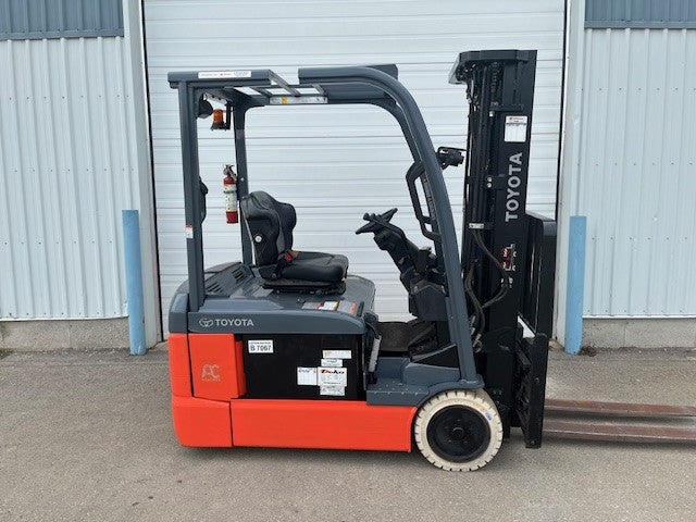 Used forklift for sale in London | 2021 TOYOTA 4000 LB 3-Wheel Electric Forklift | Model: 8FBE20U