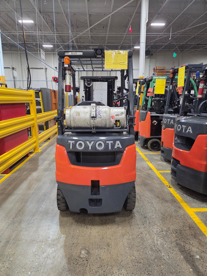 Used forklift for sale in Lachine | 2021 TOYOTA 3,000 LB IC Pneumatic Forklift | Model: 8FGU15