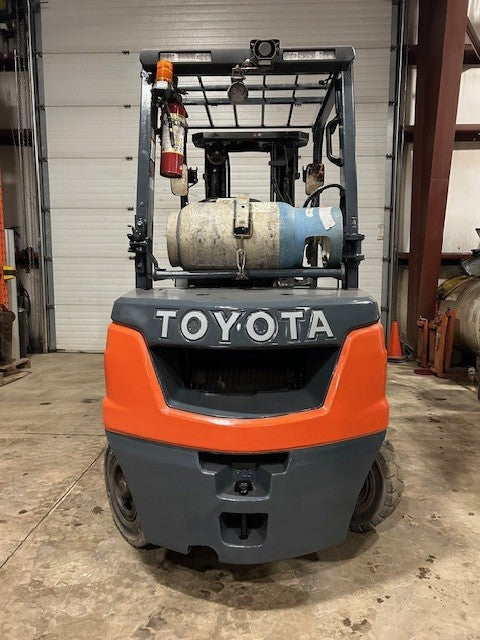 Used forklift for sale in Moncton | 2021 TOYOTA 5,000 LB IC Pneumatic Forklift | Model: 8FGU25