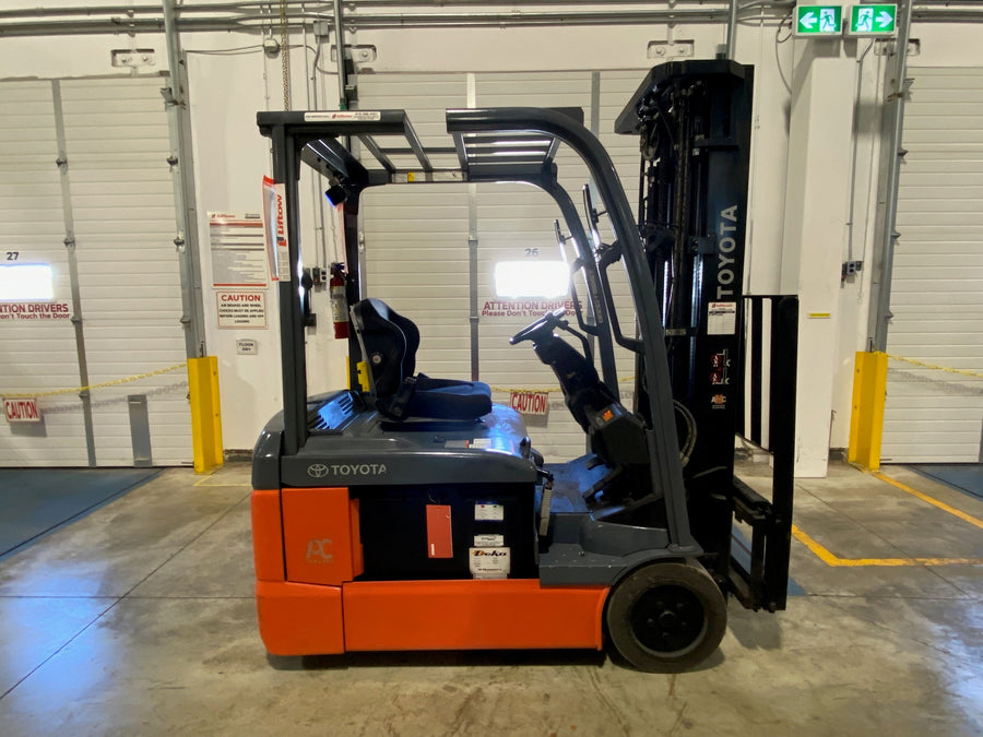 Used forklift for sale in Ajax | 2020 TOYOTA 4000 LB 3-Wheel Electric Forklift | Model: 8FBE20U