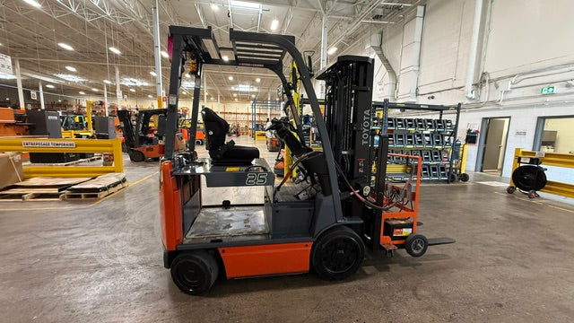 Used forklift for sale in Lachine | 2019 TOYOTA 5,000 LB Electric Cushion Forklift | Model: 8FBCU25