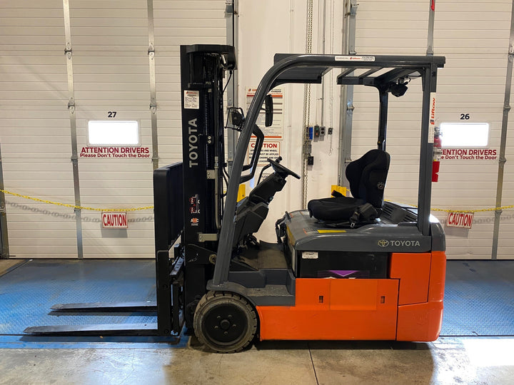 Used forklift for sale in Ajax | 2017 TOYOTA 4000 LB 3-Wheel Electric Forklift | Model: 8FBE20U