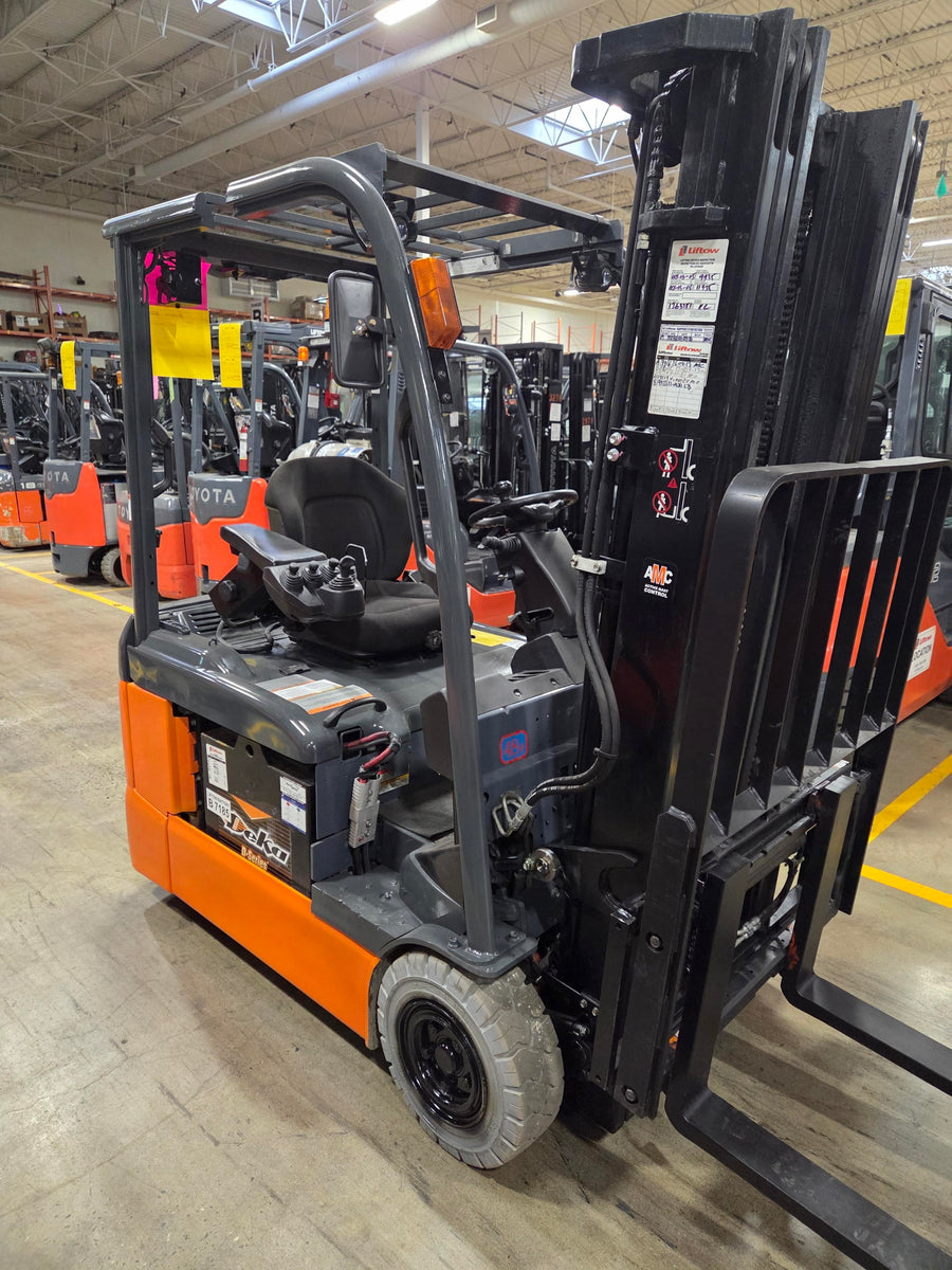 Used forklift for sale in Lachine | 2017 TOYOTA 3,500 LB 3-Wheel Electric Forklift Longbox | Model: 8FBEH18U
