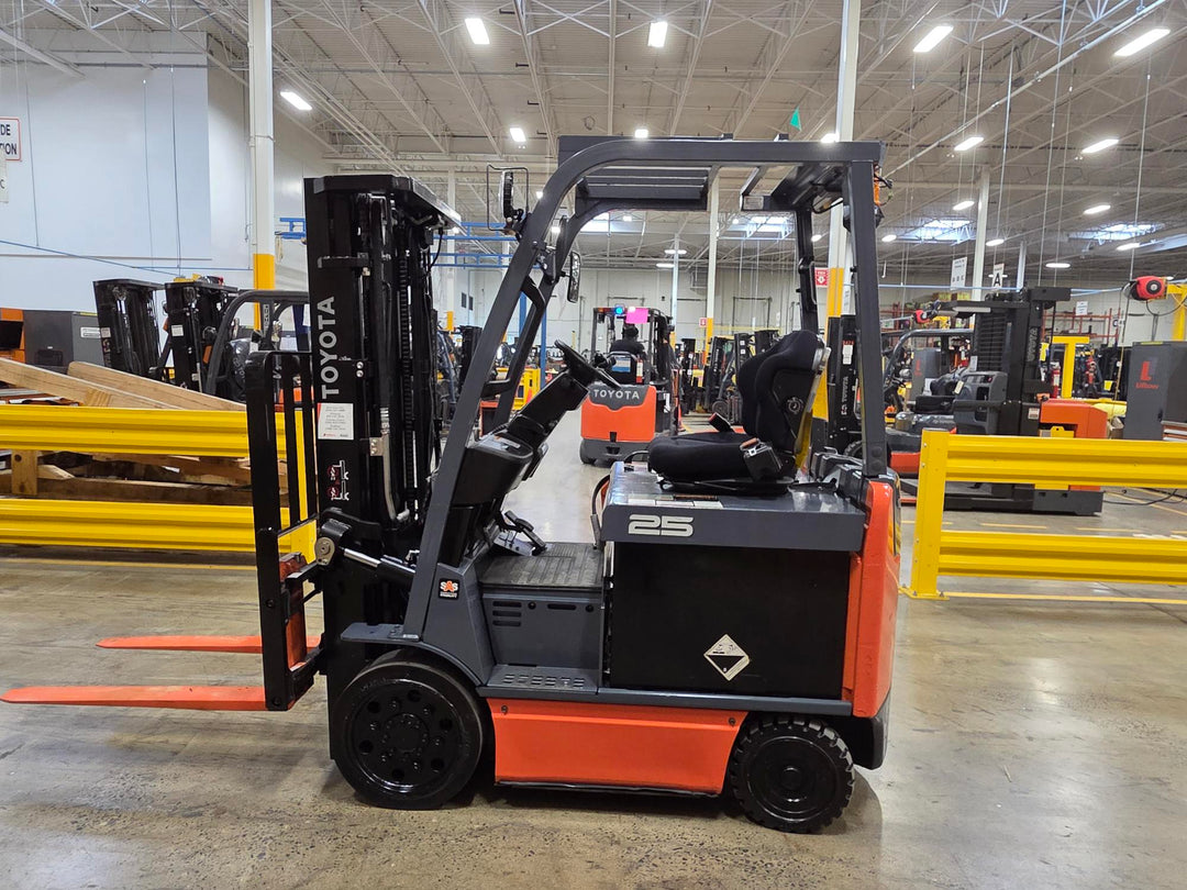 Used forklift for sale in Lachine | 2019 TOYOTA 5,000 LB Electric Cushion Forklift | Model: 8FBCU25