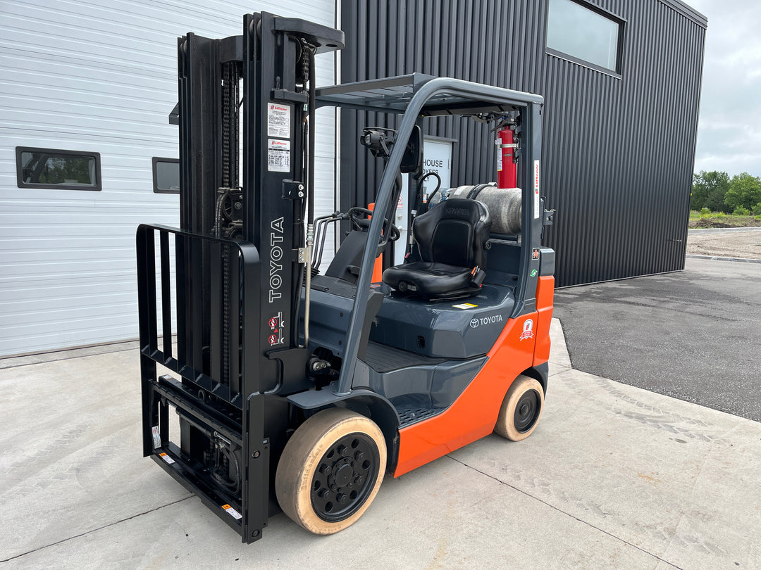 Used forklift for sale in London | 2021 TOYOTA 5,000 LB IC Cushion Forklift | Model: 8FGCU25